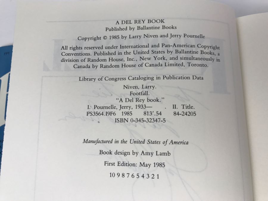Signed First Edition 1985 Hardcover Book Footfall By Larry Niven And Jerry Pournelle (Signed By Both Authors) [Photo 10]