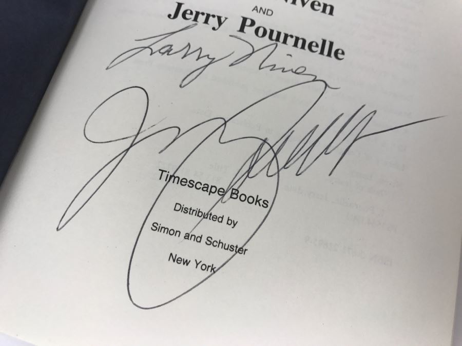 Signed Hardcover Book Oath Of Fealty By Larry Niven And Jerry Pournelle (Signed By Both Authors) [Photo 9]