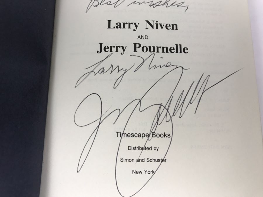 Signed Hardcover Book Oath Of Fealty By Larry Niven And Jerry Pournelle (Signed By Both Authors) [Photo 7]