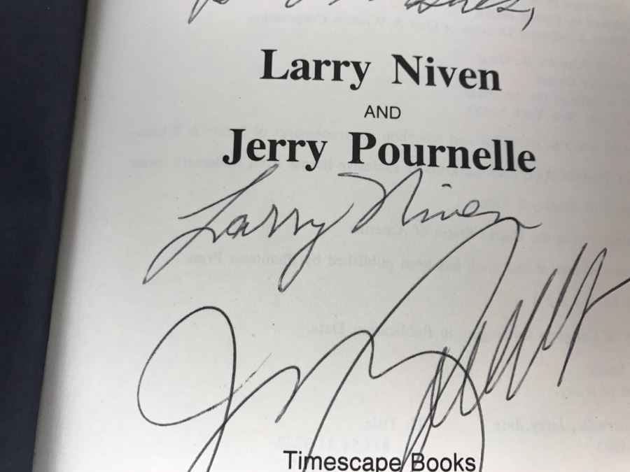 Signed Hardcover Book Oath Of Fealty By Larry Niven And Jerry Pournelle (Signed By Both Authors) [Photo 8]