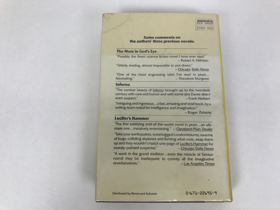 Signed Hardcover Book Oath Of Fealty By Larry Niven And Jerry Pournelle (Signed By Both Authors) [Photo 4]