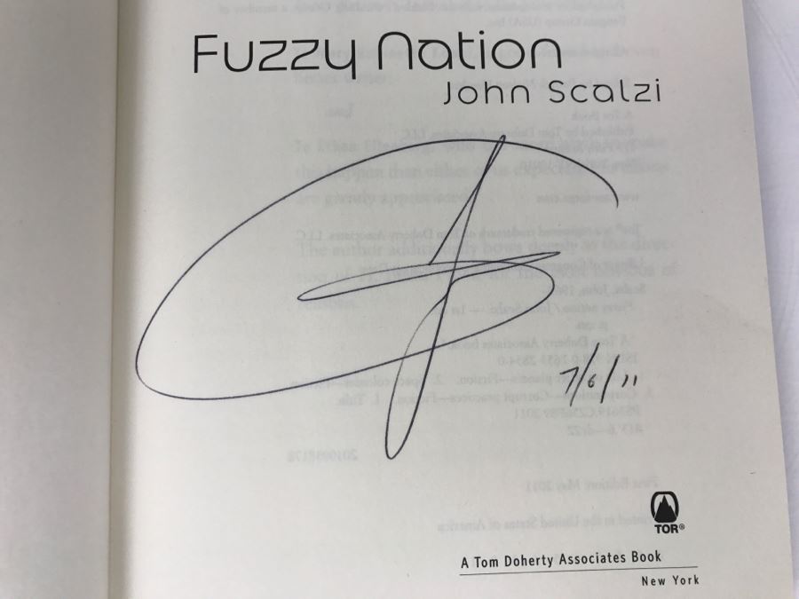 Signed First Edition 2011 Hardcover Book Fuzzy Nation By John Scalzi [Photo 6]