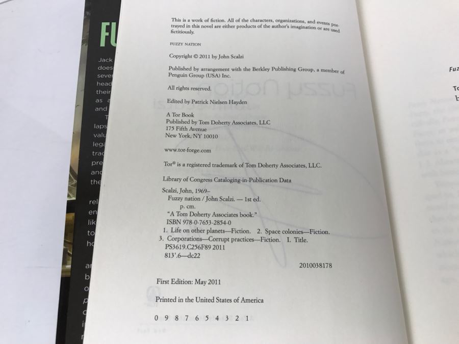 Signed First Edition 2011 Hardcover Book Fuzzy Nation By John Scalzi [Photo 8]