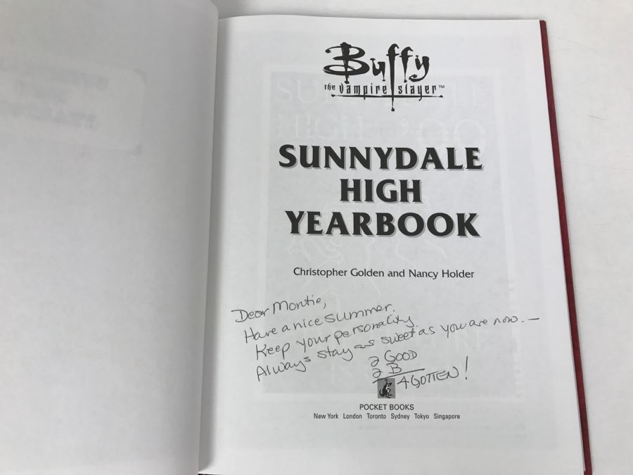 First Pocket Books Hardcover Printing 1999 Buffy The Vampire Slayer Sunnydale High Yearbook By Christopher Golden And Nancy Holder (Signed By Mystery Person) [Photo 3]