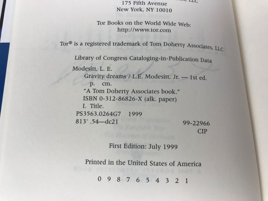 Signed First Edition 1999 Hardcover Book Gravity Dreams By L.E. Modesitt, Jr. [Photo 9]