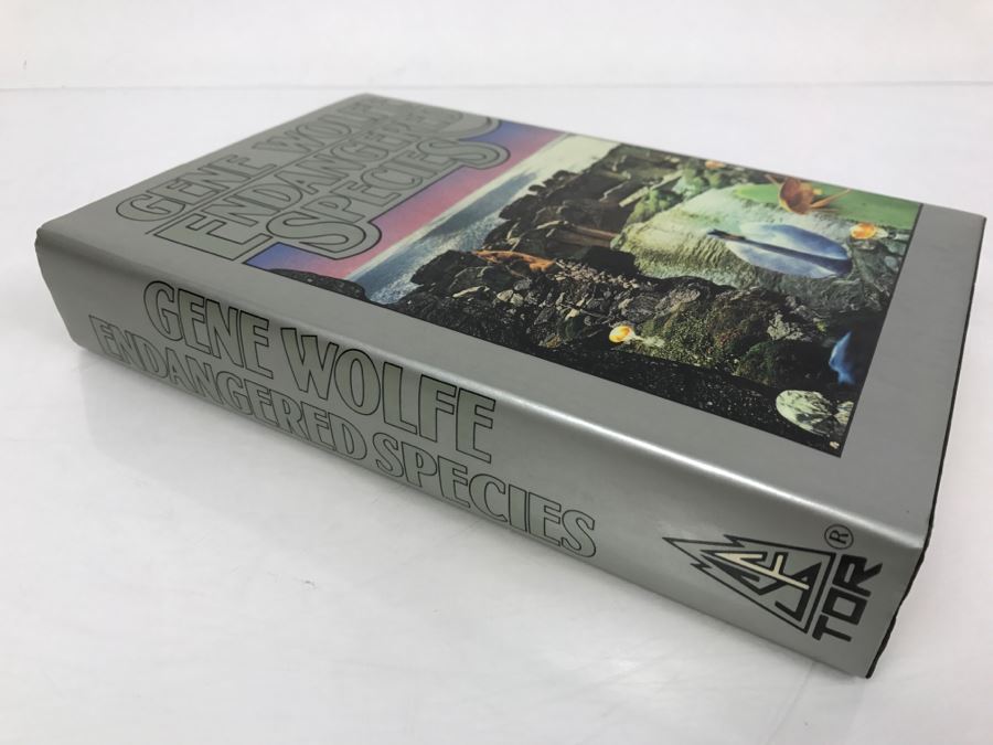 Signed First Edition 1989 Hardcover Book Endangered Species By Gene Wolfe [Photo 3]