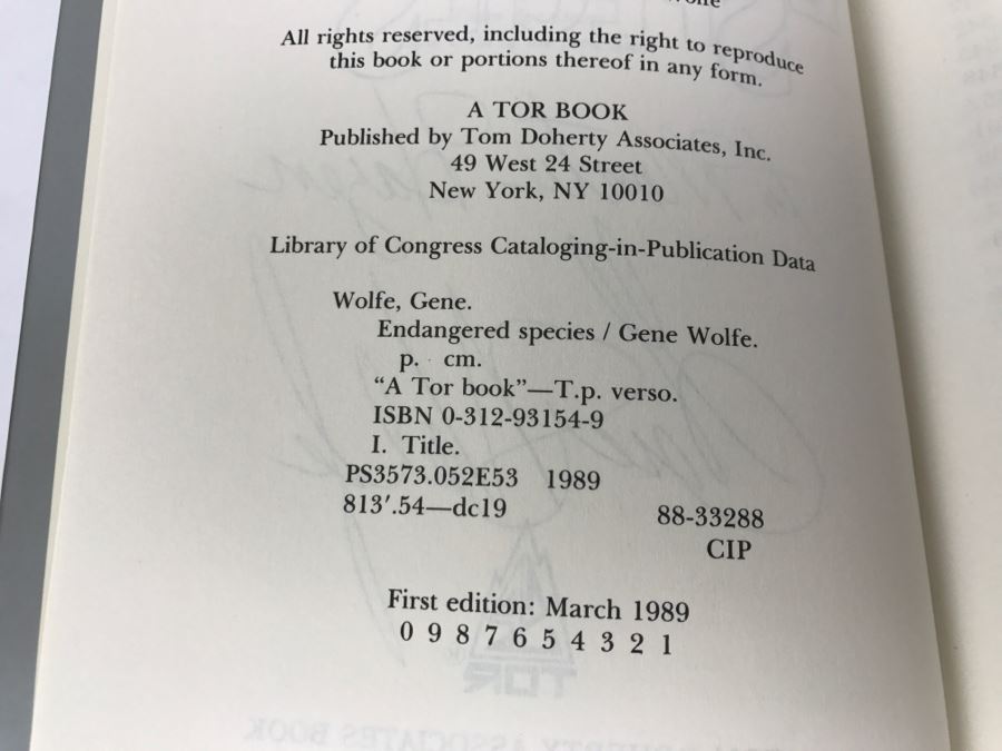 Signed First Edition 1989 Hardcover Book Endangered Species By Gene Wolfe [Photo 8]