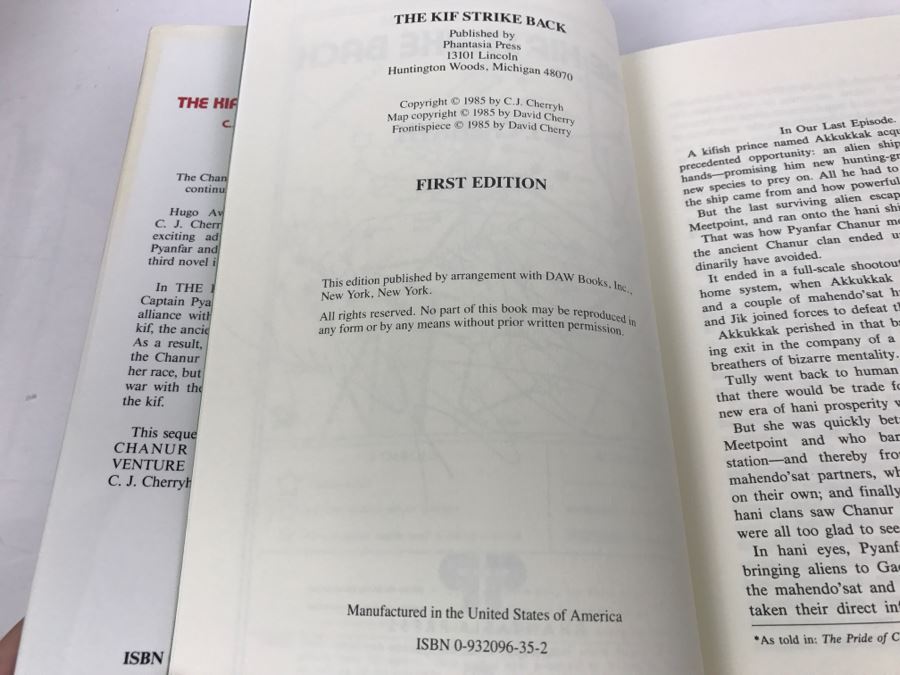 Signed First Edition 1985 Hardcover Book The Kif Strike Back By C.J. Cherryh Phantasia Press [Photo 8]