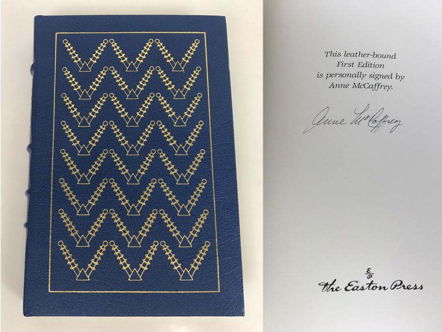 Signed First Edition 1990 Easton Press Hardcover Book Pegasus In Flight By Anne McCaffrey [Photo 1]