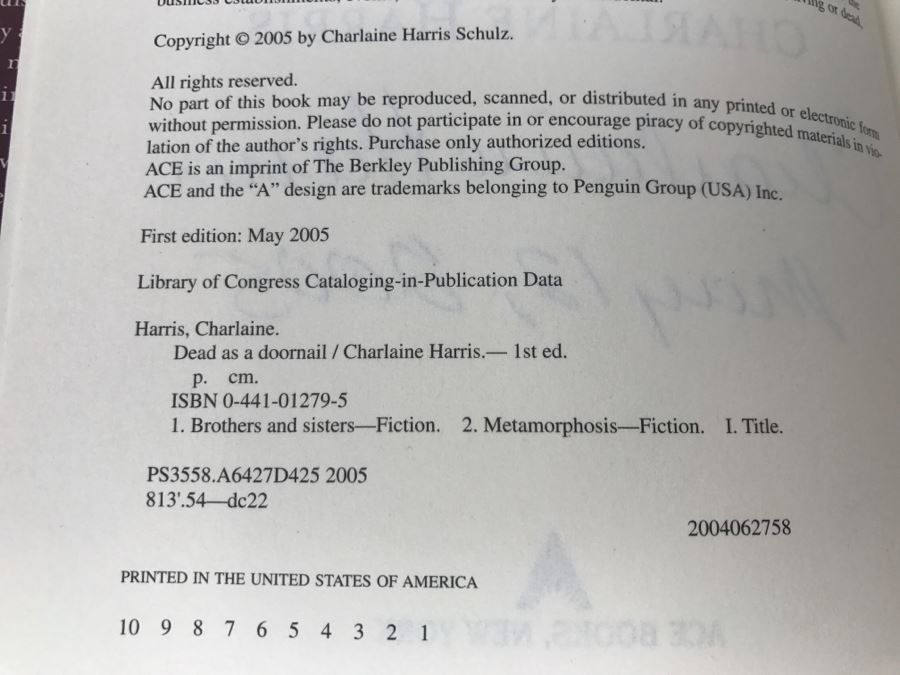 Signed First Edition 2005 Hardcover Book Dead As A Doornail By Charlaine Harris [Photo 8]