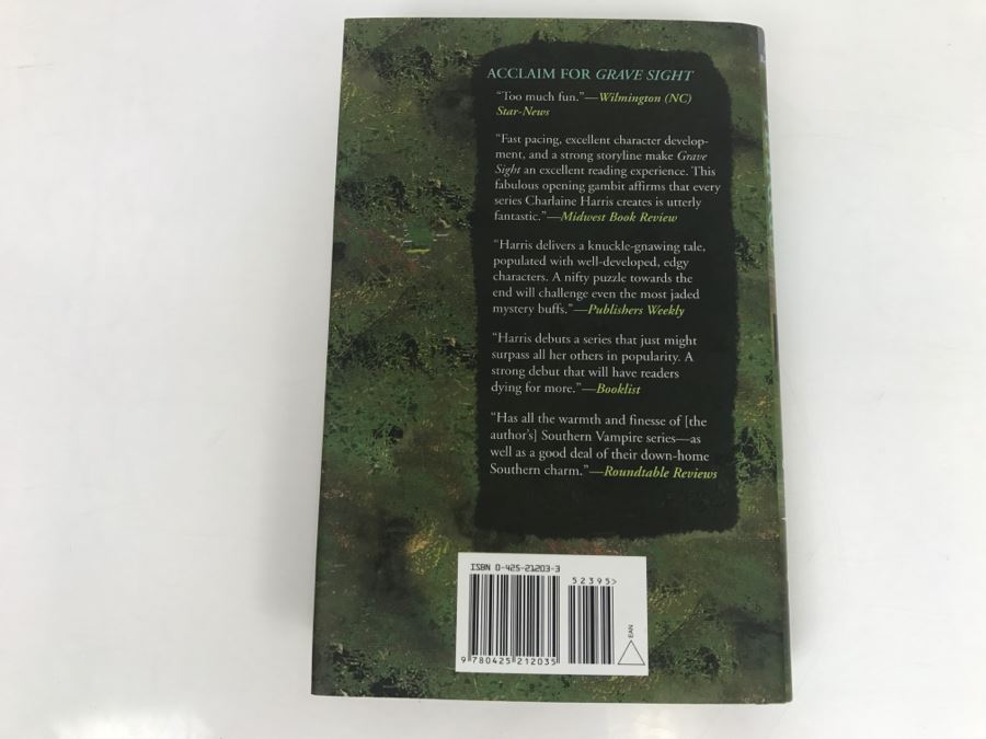 Signed First Edition 2006 Hardcover Book Grave Suprise By Charlaine Harris [Photo 4]