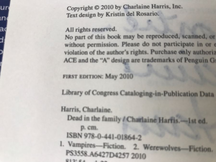 Signed First Edition 2010 Hardcover Book Dead In The Family By Charlaine Harris [Photo 10]