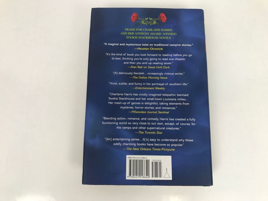 Signed First Edition 2010 Hardcover Book Dead In The Family By Charlaine Harris [Photo 5]