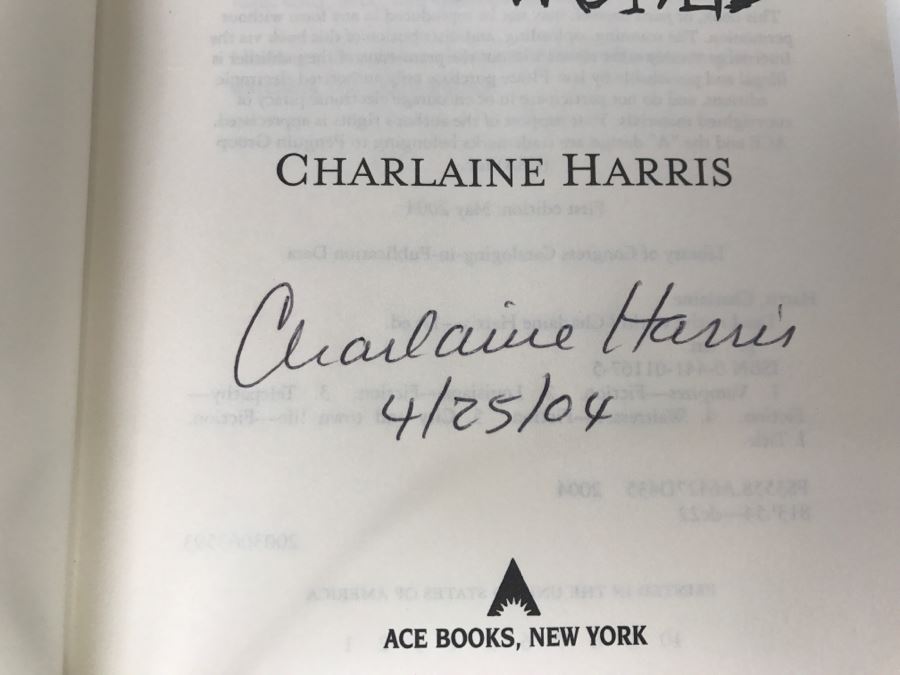 Signed First Edition 2004 Hardcover Book Dead To The World By Charlaine Harris [Photo 7]