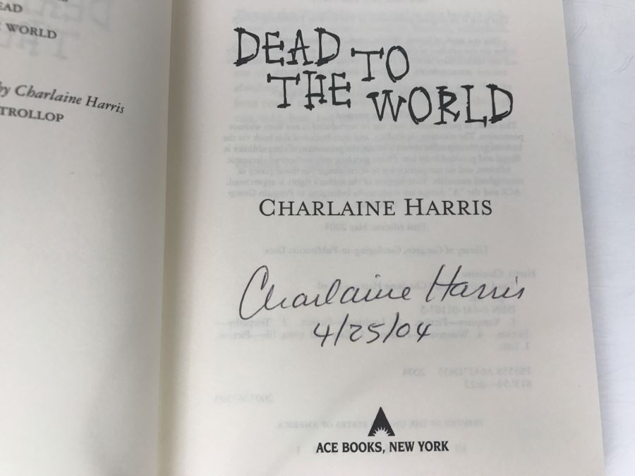 Signed First Edition 2004 Hardcover Book Dead To The World By Charlaine Harris [Photo 6]