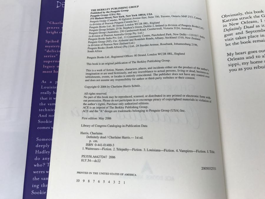 Signed First Edition 2006 Hardcover Book Definitely Dead By Charlaine Harris [Photo 8]