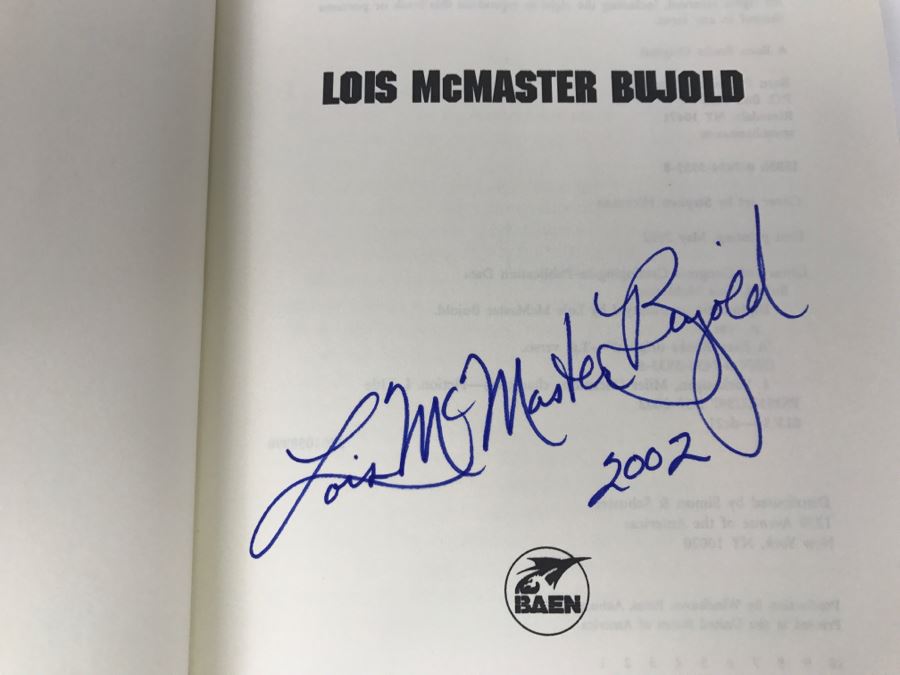 Signed First Printing 2002 Hardcover Book Diplomatic Immunity By Lois McMaster Bujold [Photo 6]