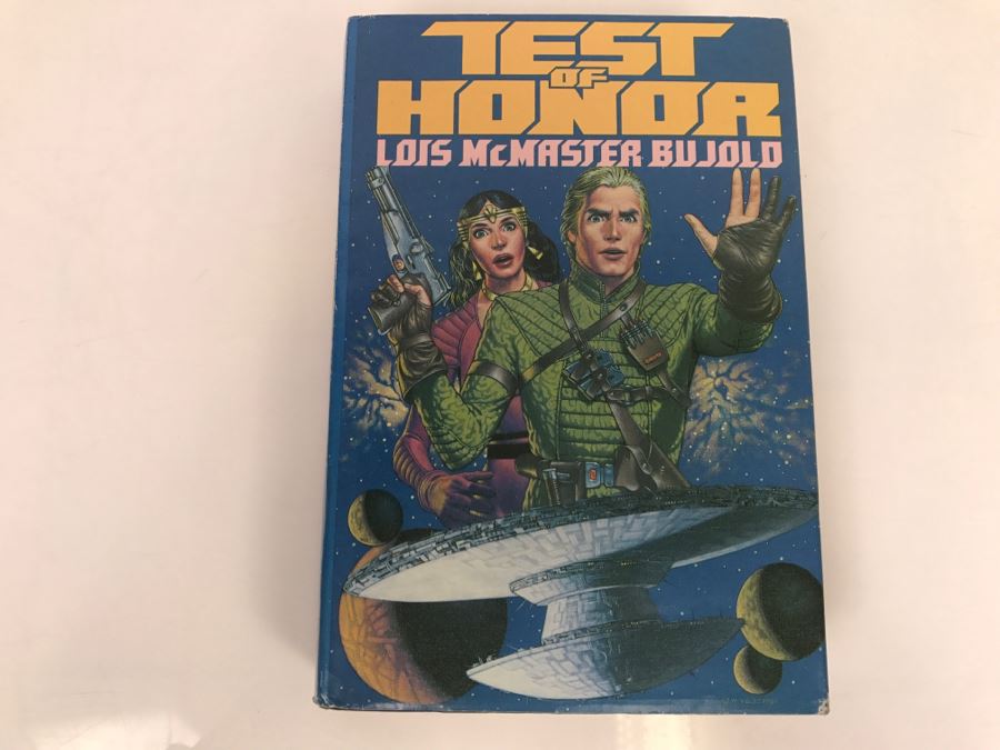 Signed 1986 Hardcover Book Test Of Honor By Lois McMaster Bujold [Photo 2]