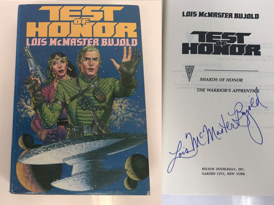 Signed 1986 Hardcover Book Test Of Honor By Lois McMaster Bujold [Photo 1]