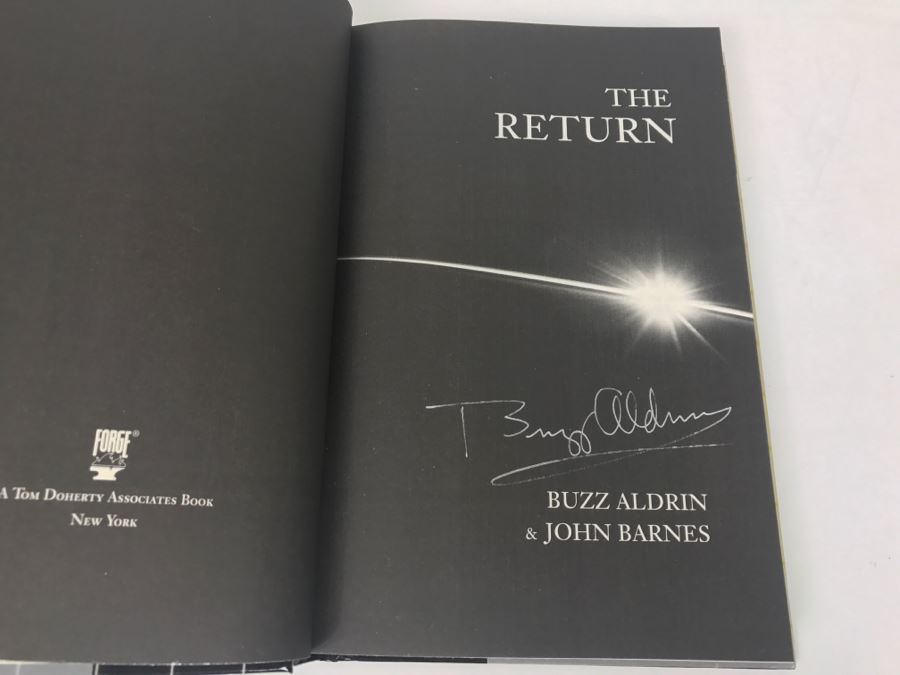 Signed First Edition 2000 Hardcover Book The Return By Buzz Aldrin And John Barnes (Signed By Buzz Aldrin) [Photo 6]