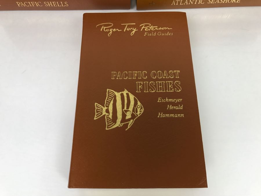 (7) Easton Press Books 1985 The Fiftieth Anniversary Edition Roger Tory Peterson Field Guides Sponsored By The National Audobon Society And The National Wildlife Federation (See Details For Titles) - Oceans [Photo 3]