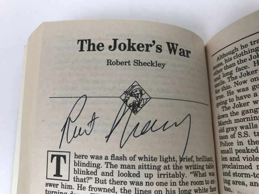 Pair Of Paperback Books: Signed 1990 Copy Of The Further Adventures Of The Joker (Signed By Martin H. Grenberg, Edward Bryant, Robert Sheckley, Garfield Reeves-Stevens And Mike Resnick) And 1993 The Further Adventures Of Batman Vol 3 Feat Catwoman [Photo 14]