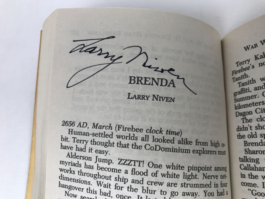 Signed Paperback Book War World Vol II (Signed By Jerry Pournelle, Larry Niven, Harry Turtledove And Susan Shwartz) [Photo 8]