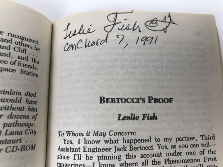 Signed First Printing 1990 Paperback Book Carmen Miranda's Ghost Is Haunting Space Station Three By Don Sakers (Signed By Susan Shwartz, Anne McCaffrey, Melissa Scott And Leslie Fish) [Photo 11]