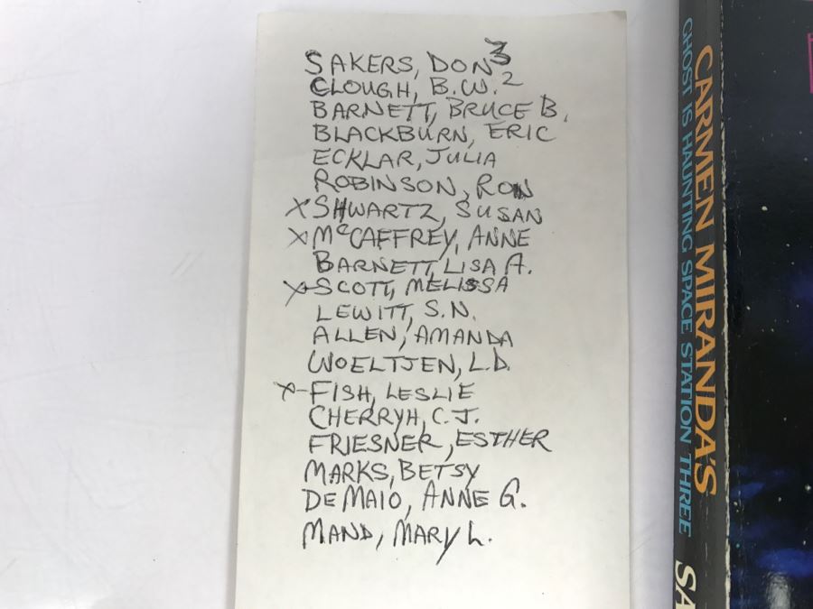 Signed First Printing 1990 Paperback Book Carmen Miranda's Ghost Is Haunting Space Station Three By Don Sakers (Signed By Susan Shwartz, Anne McCaffrey, Melissa Scott And Leslie Fish) [Photo 3]