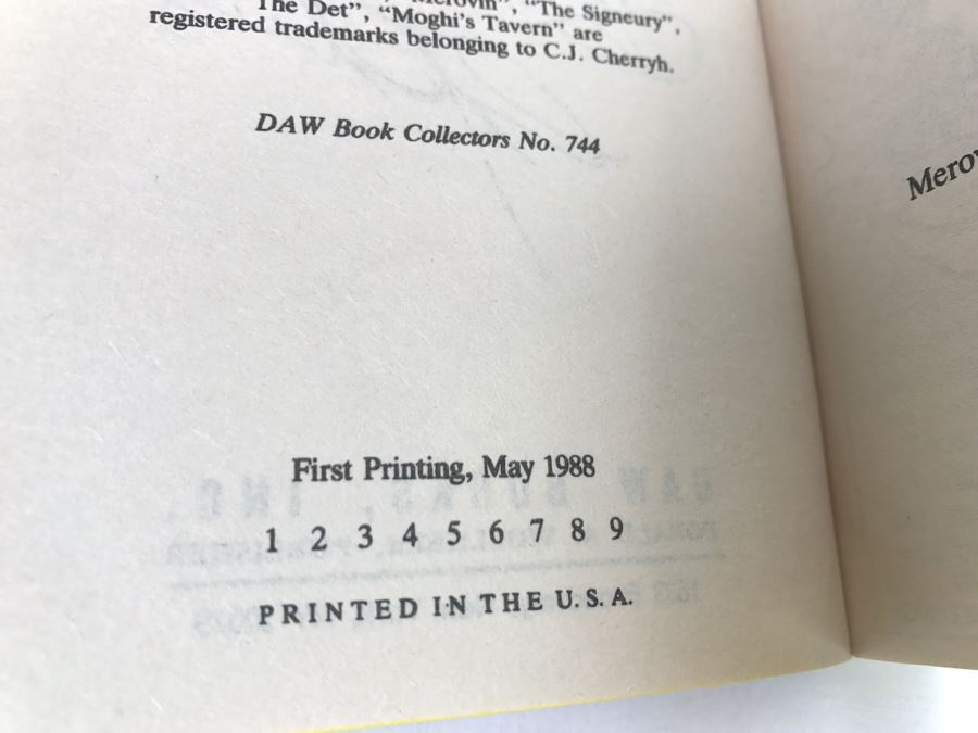 Signed First Printing 1988 Paperback Book Merovingen Nights #3 Troubled Waters By C.J. Cherryh (Signed By C.J. Cherryh, Mercedes Lackey, Roberta Rogow And Leslie Fish) [Photo 10]
