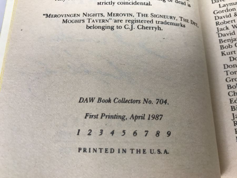 Signed First Printing 1987 Paperback Book Merovingen Nights Festival Moon By C.J. Cherryh (Signed By C.J. Cherryh, Mercedes Lackey And Leslie Fish) [Photo 7]