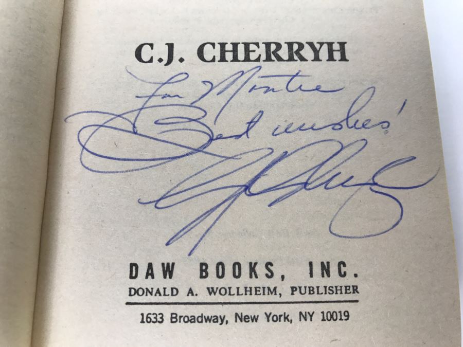 Signed First Printing 1987 Paperback Book Merovingen Nights Festival Moon By C.J. Cherryh (Signed By C.J. Cherryh, Mercedes Lackey And Leslie Fish) [Photo 5]