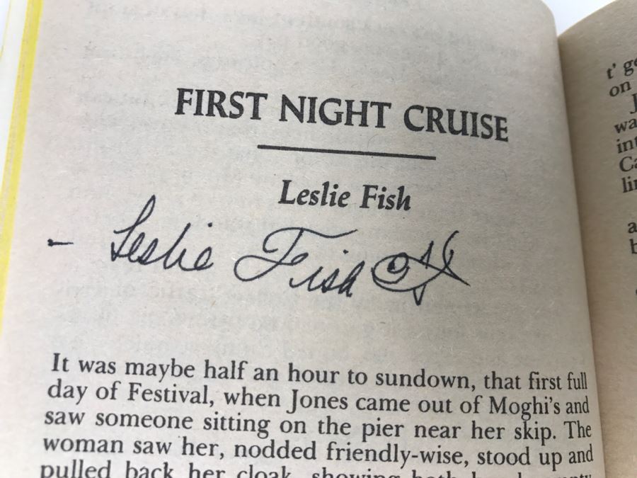 Signed First Printing 1987 Paperback Book Merovingen Nights Festival Moon By C.J. Cherryh (Signed By C.J. Cherryh, Mercedes Lackey And Leslie Fish) [Photo 8]