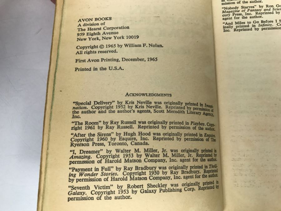 Signed First Avon Printing 1965 Paperback Book Man Against Tomorrow (Signed By William F. Nolan, Ray Bradbury And George Clayton Johnson) [Photo 8]