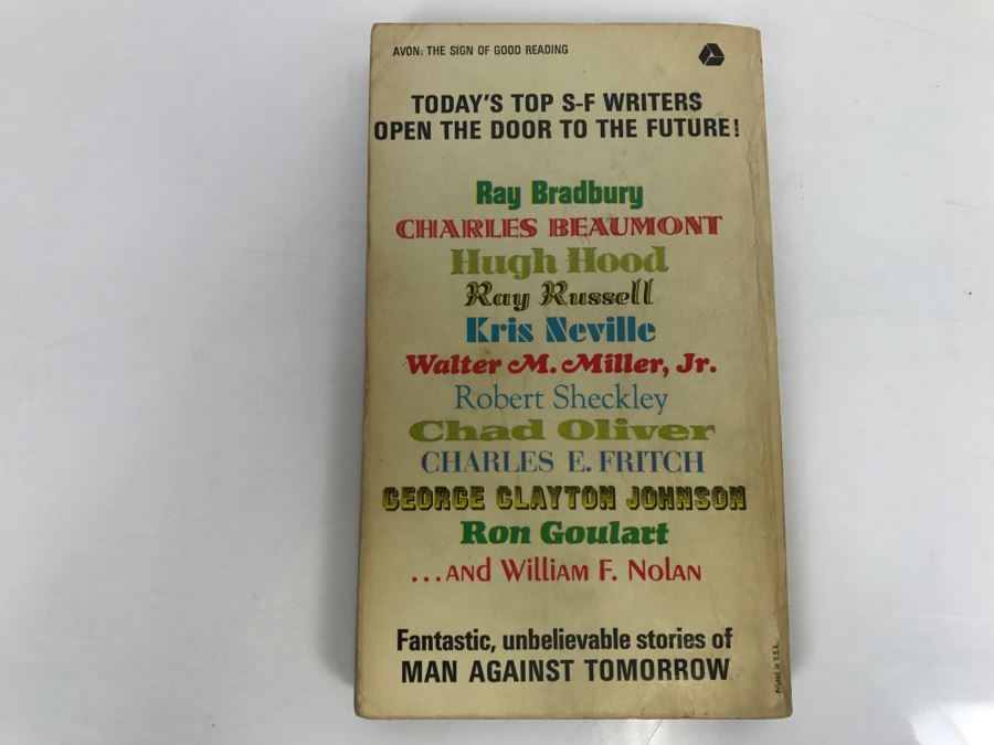 Signed First Avon Printing 1965 Paperback Book Man Against Tomorrow (Signed By William F. Nolan, Ray Bradbury And George Clayton Johnson) [Photo 5]