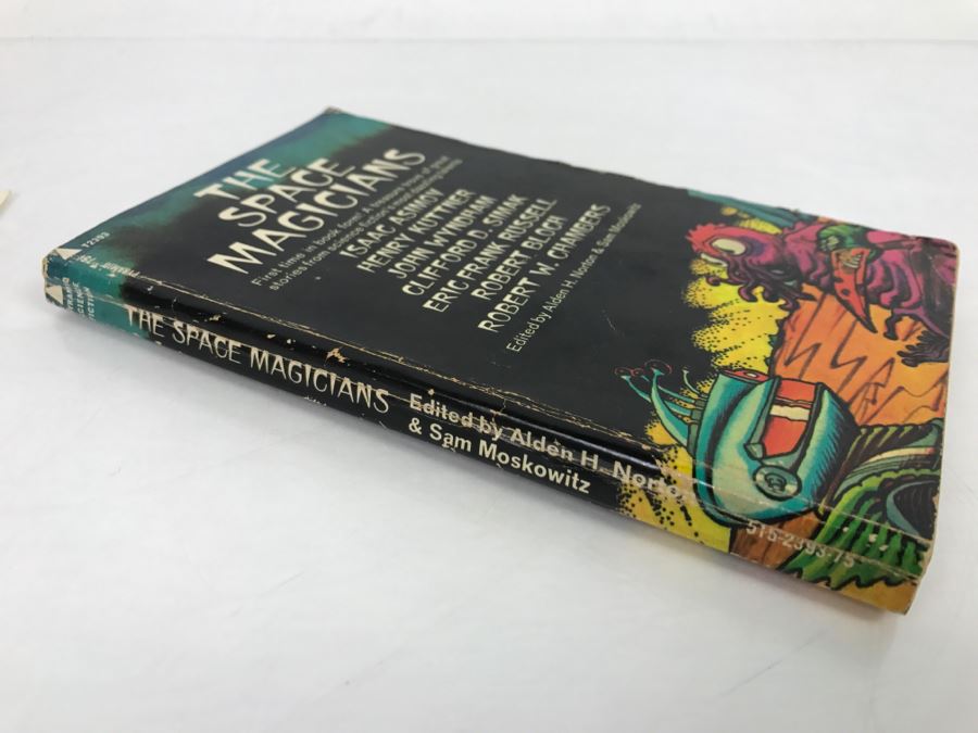 Signed First Printing 1971 Pyramid Books Paperback Book The Space Magicians Signed By Robert Bloch [Photo 4]