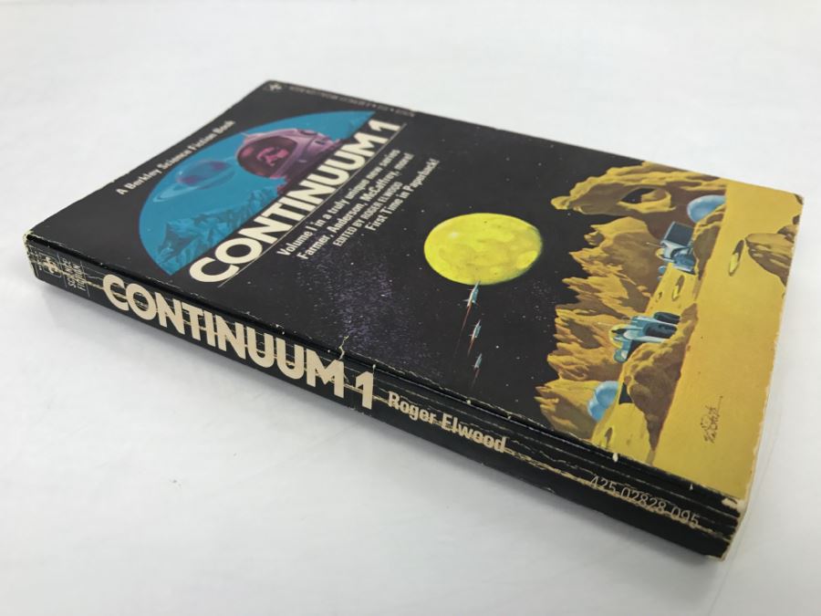 Signed 1975 Paperback Book Continuum 1 (Signed By Poul Anderson And Anne McCaffrey) [Photo 4]