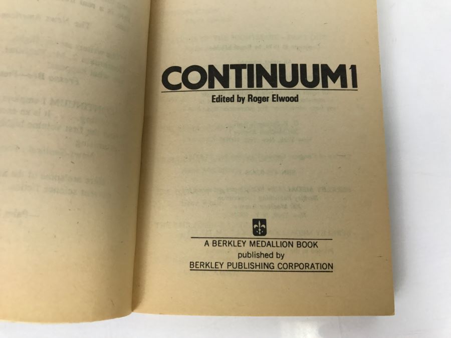 Signed 1975 Paperback Book Continuum 1 (Signed By Poul Anderson And Anne McCaffrey) [Photo 6]