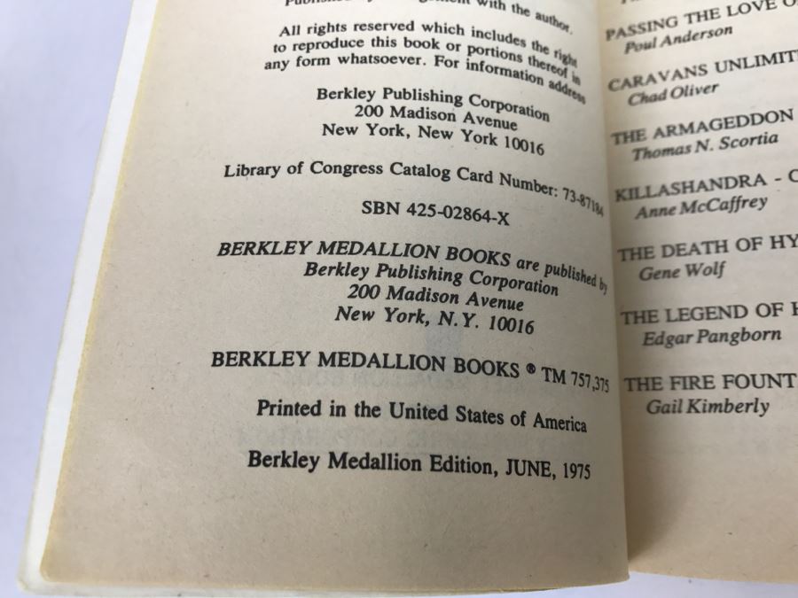 Signed 1975 Paperback Book Continuum 2 (Signed By Poul Anderson And Anne McCaffrey) [Photo 8]