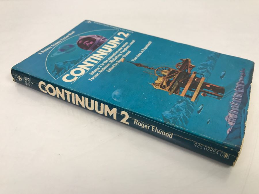 Signed 1975 Paperback Book Continuum 2 (Signed By Poul Anderson And Anne McCaffrey) [Photo 4]