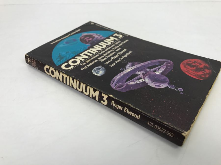 Signed 1975 Paperback Book Continuum 3 (Signed By Poul Anderson And Anne McCaffrey) [Photo 4]
