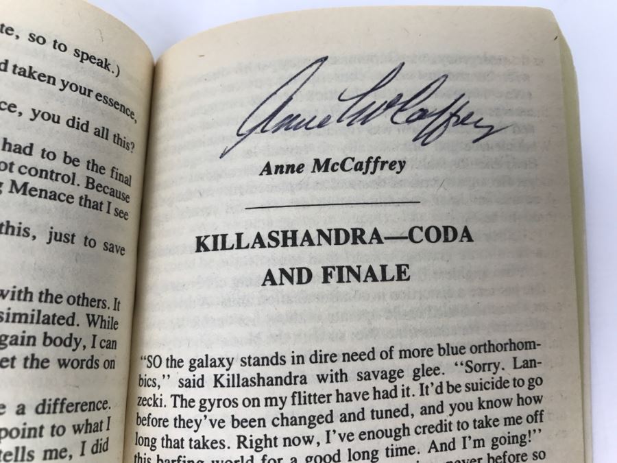 Signed 1976 Paperback Book Continuum 4 (Signed By Poul Anderson And Anne McCaffrey) [Photo 10]