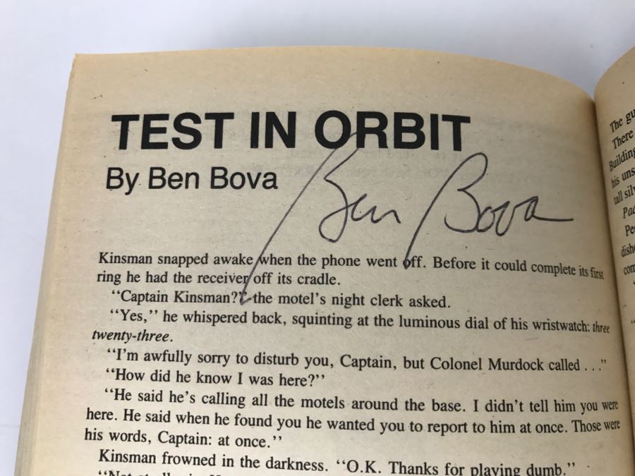 Signed Paperback Book Fifty Years Of The Best Science Fiction From Analog (Signed By Stanley Schmidt, L. Sprague De Camp, A. E. Van Vogt, Poul Anderson, Ben Bova And Vonda N. McIntrye) [Photo 9]