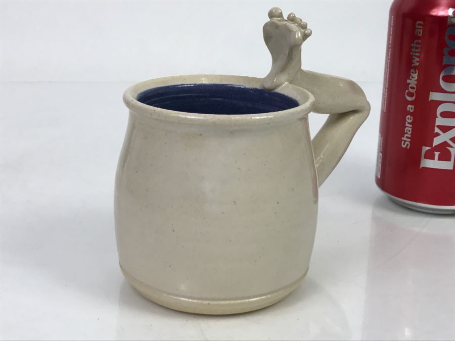 Potter Pottery Mug With Leg Foot Handle [Photo 10]