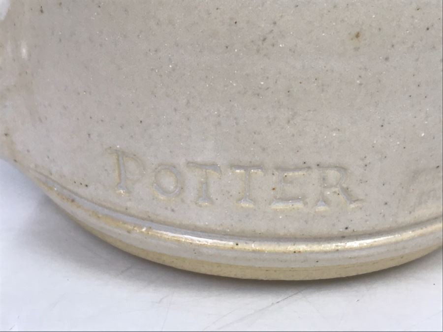 Potter Pottery Mug With Leg Foot Handle [Photo 4]