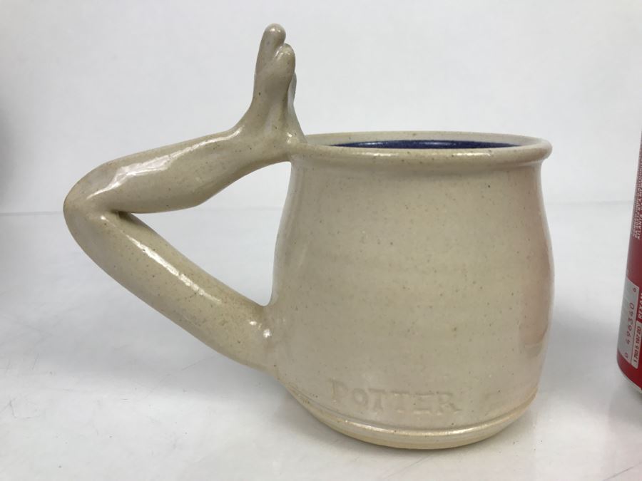 Potter Pottery Mug With Leg Foot Handle [Photo 3]