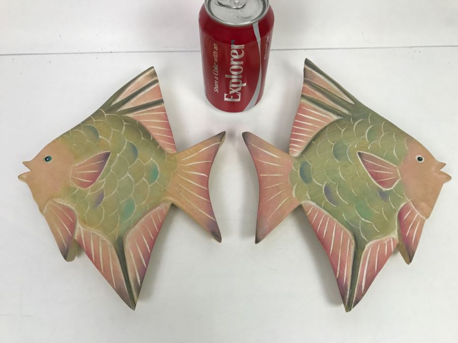 Pair Of Indonesian Hand Carved And Hand Painted Wall Hanging Fish [Photo 1]