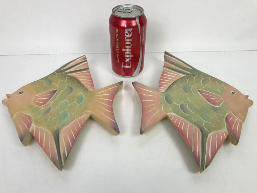 Pair Of Indonesian Hand Carved And Hand Painted Wall Hanging Fish [Photo 2]