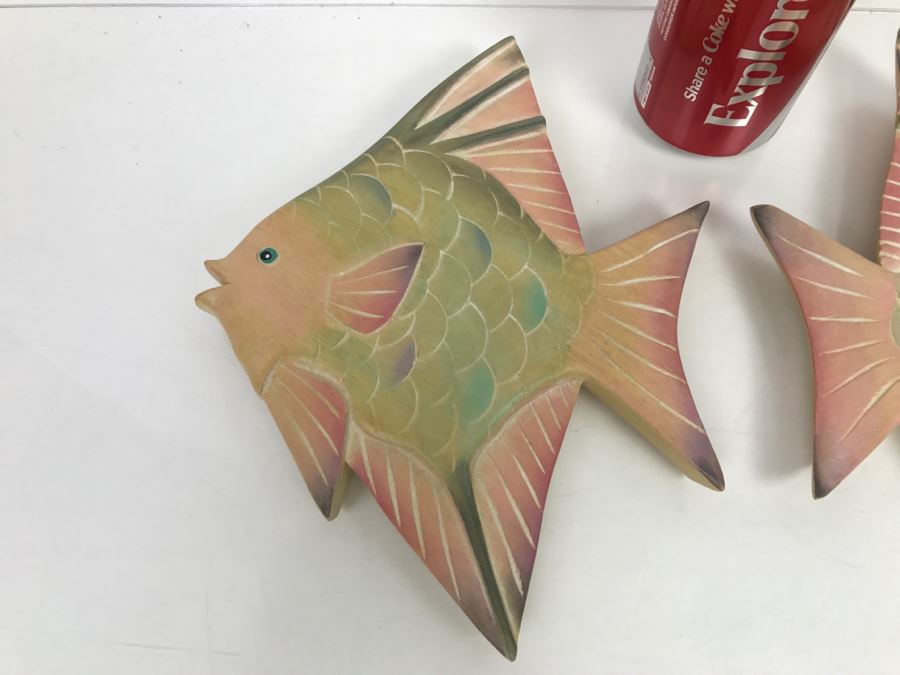 Pair Of Indonesian Hand Carved And Hand Painted Wall Hanging Fish [Photo 5]
