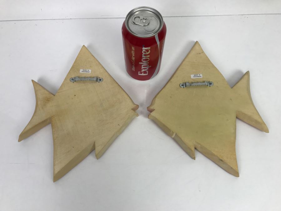 Pair Of Indonesian Hand Carved And Hand Painted Wall Hanging Fish [Photo 9]